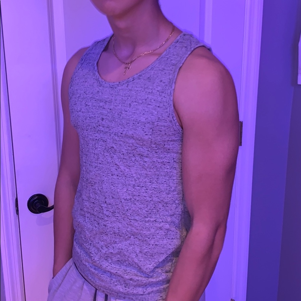 gray tank